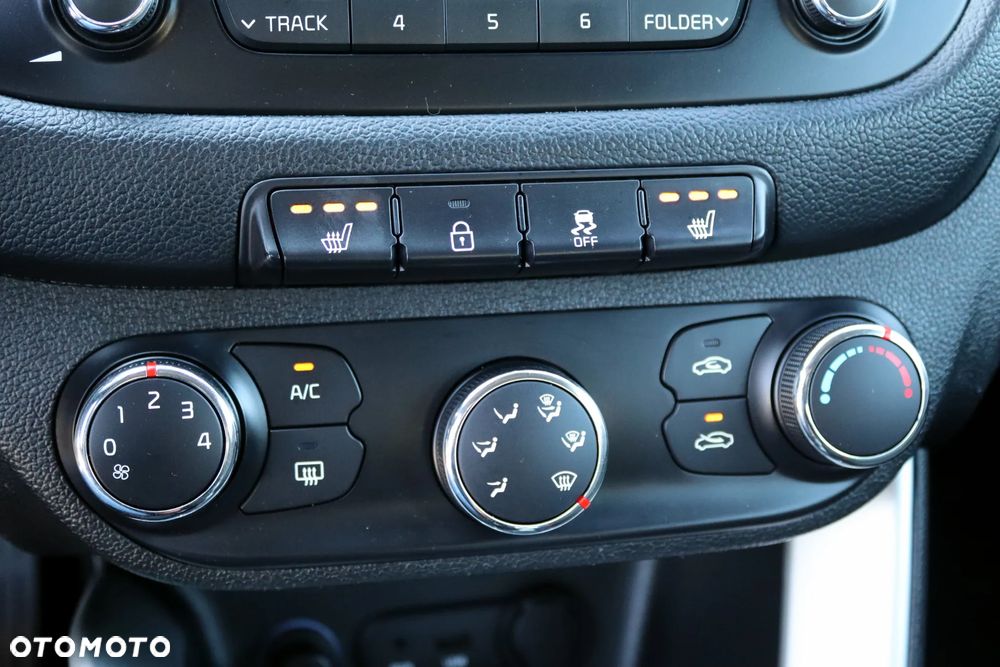 Kia Ceed 1.6 GDI Dream Team Edition - 29