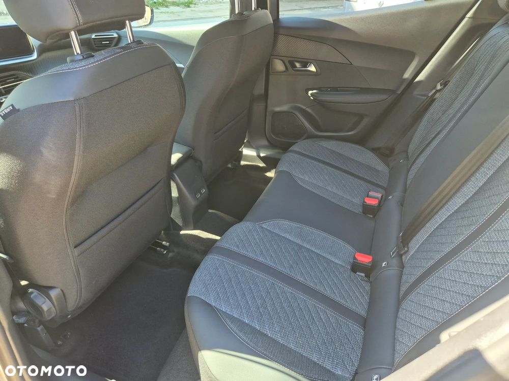Peugeot 2008 Hybrid 136 e-DSC Allure - 16