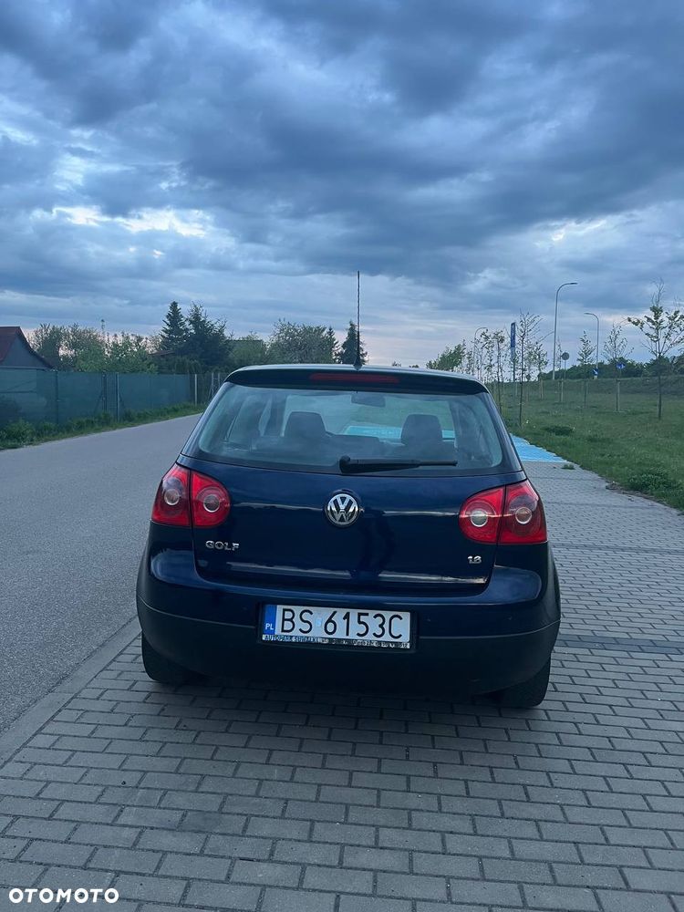Volkswagen Golf 1.6 Trendline - 2