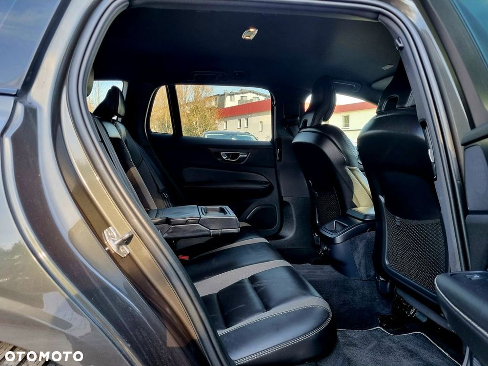Volvo V60 D4 Geartronic R-Design - 15