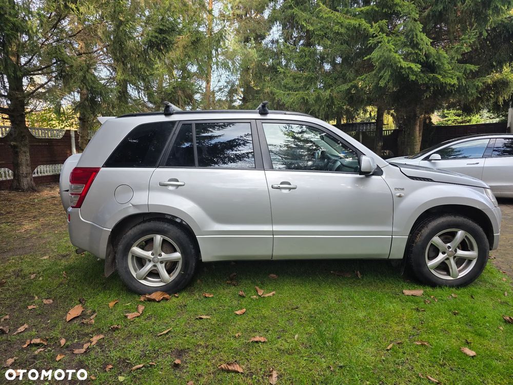 Suzuki Grand Vitara 1.9 DDiS Comfort + DPF Family - 6