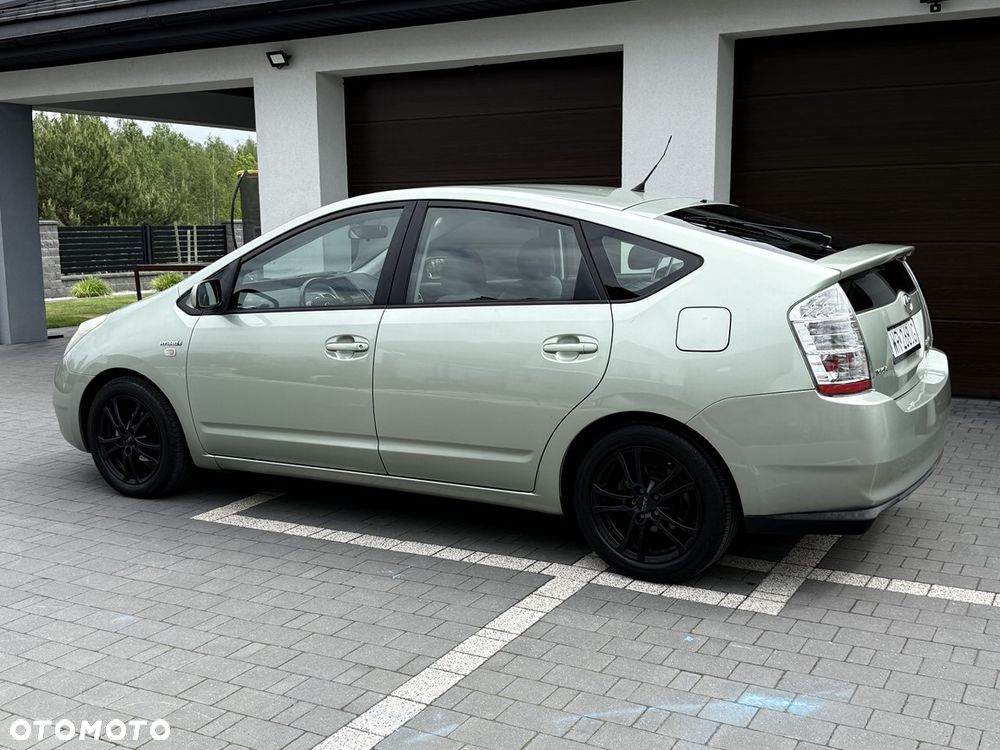 Toyota Prius 1.5 VVT-i Sol - 4
