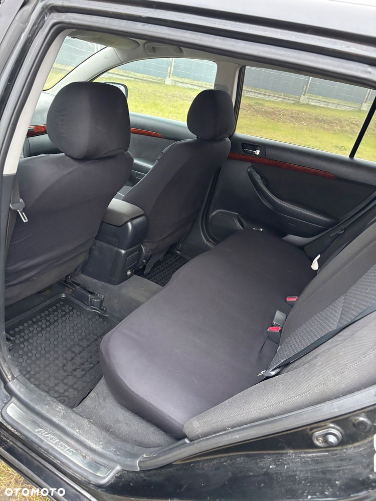 Toyota Avensis 2.2 D-4D Sol - 9
