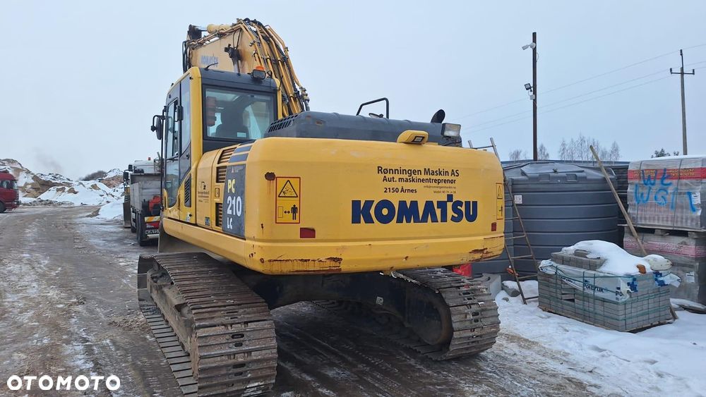 Komatsu PC210 - 2