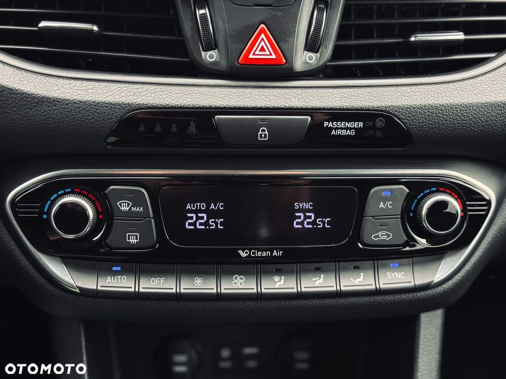 Hyundai i30 1.6 CRDi BlueDrive Premium DCT - 26
