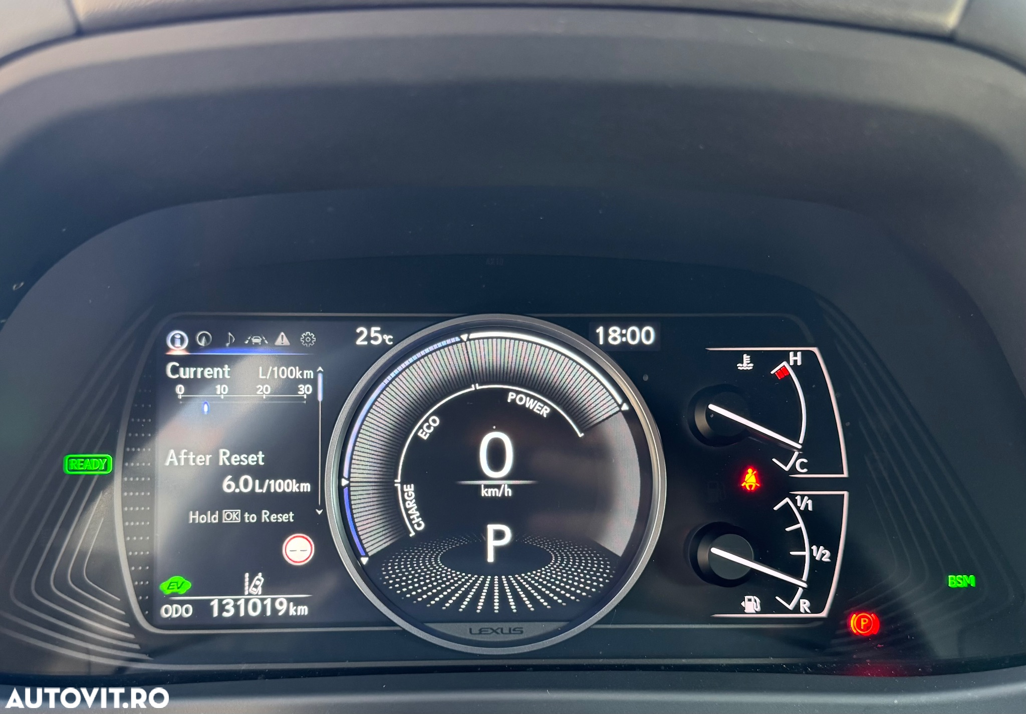 Lexus UX 250h 2.0L HEV 20H- (178 HP) 4X4 CVT F Sport - 10