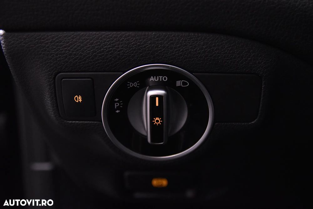 Mercedes-Benz CLA 200 d 7G-DCT - 16