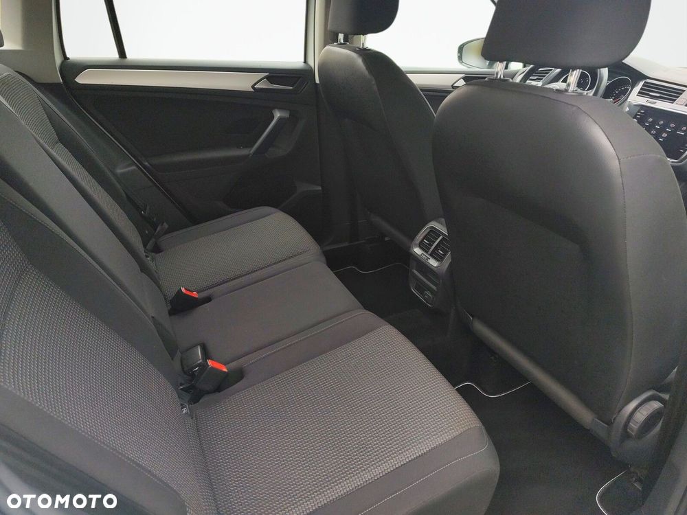 Volkswagen Tiguan - 17