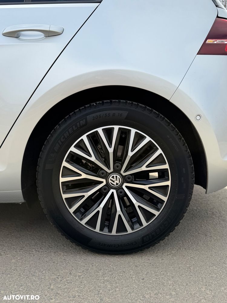 Volkswagen Golf - 5