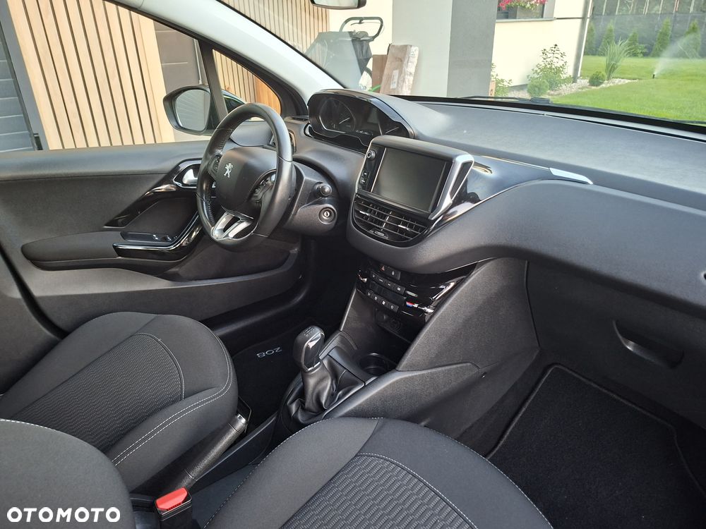 Peugeot 208 - 7