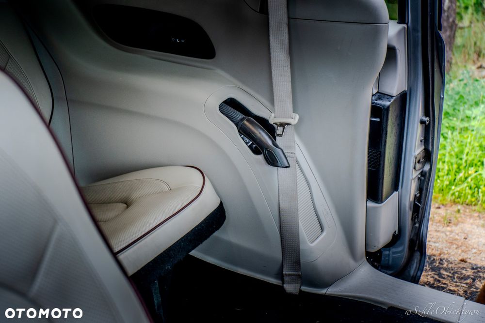Chrysler Pacifica - 7