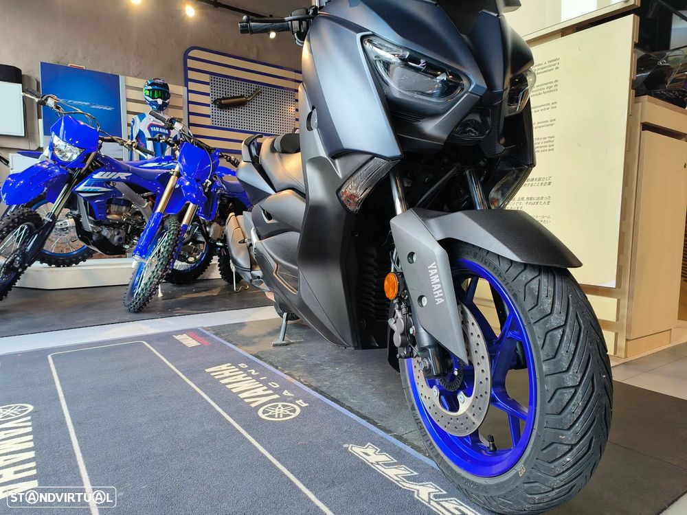 Yamaha X-Max - 3