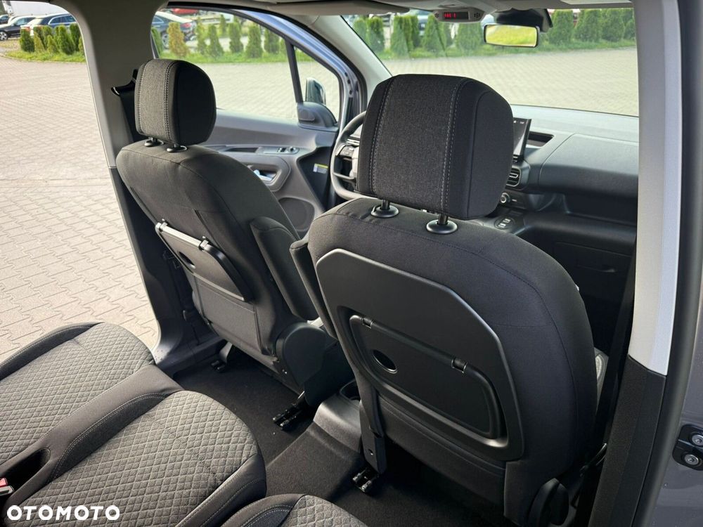 Opel Combo Combo Kombi Edition Plus 1.2 PureTech 110 KM S&S MT6 - 32