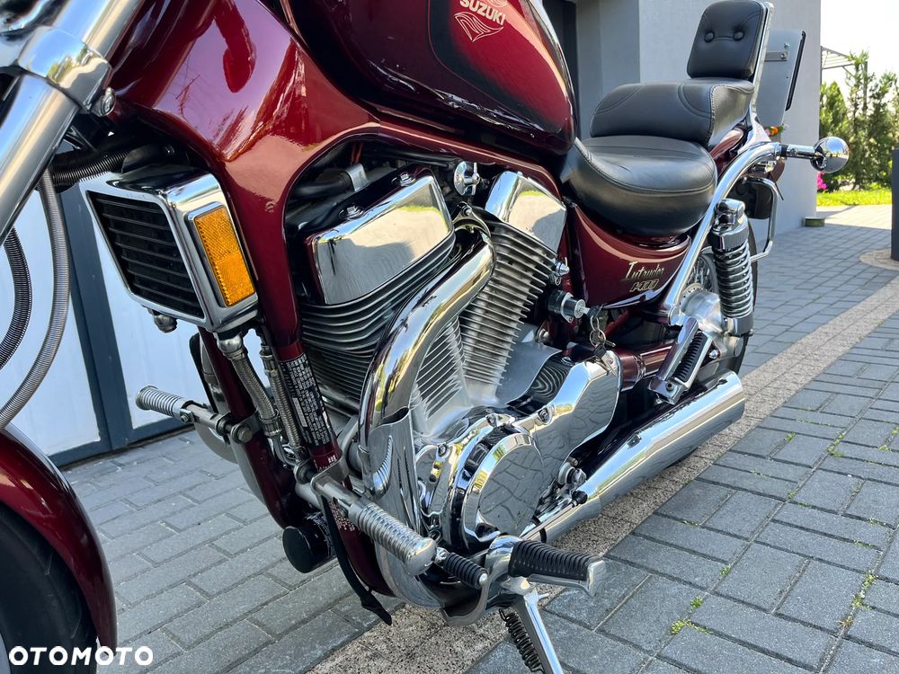 Suzuki Intruder - 10