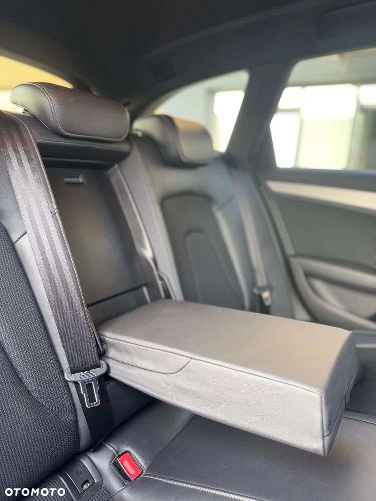 Audi A4 Avant 2.0 TDI DPF S line Sportpaket - 4