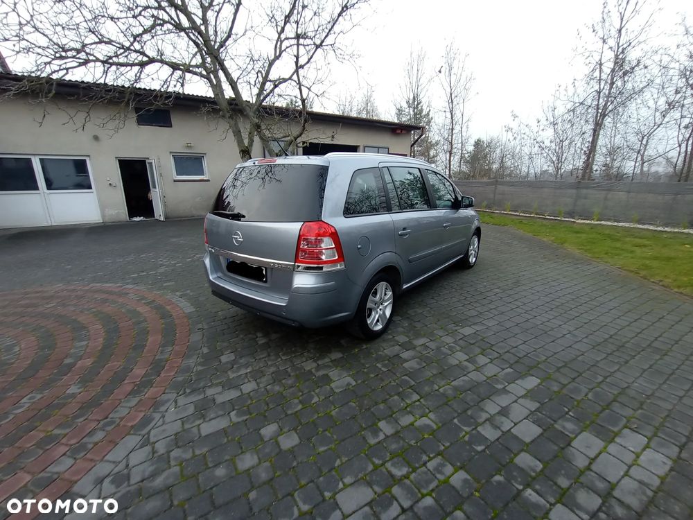 Opel Zafira 1.9 CDTI Essentia - 3
