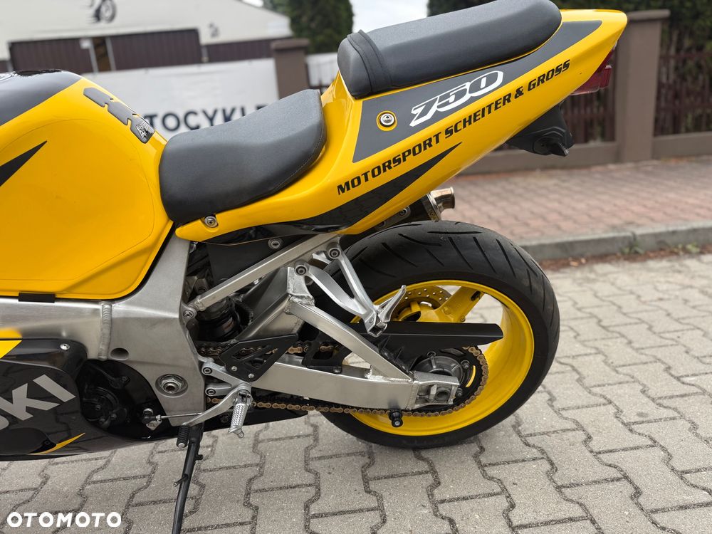 Suzuki GSX-R - 21