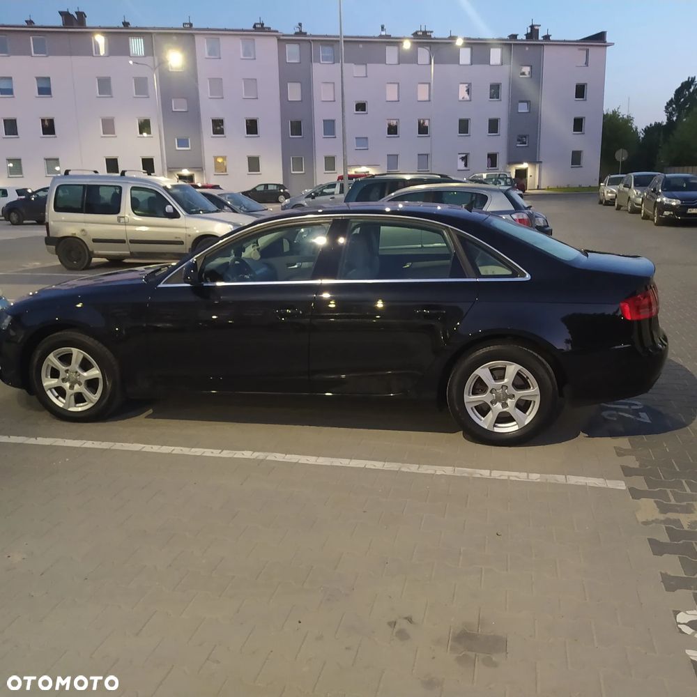 Audi A4 Limousine - 13