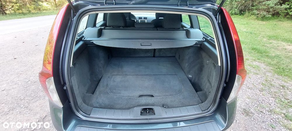 Volvo V50 1.6D Momentum - 33