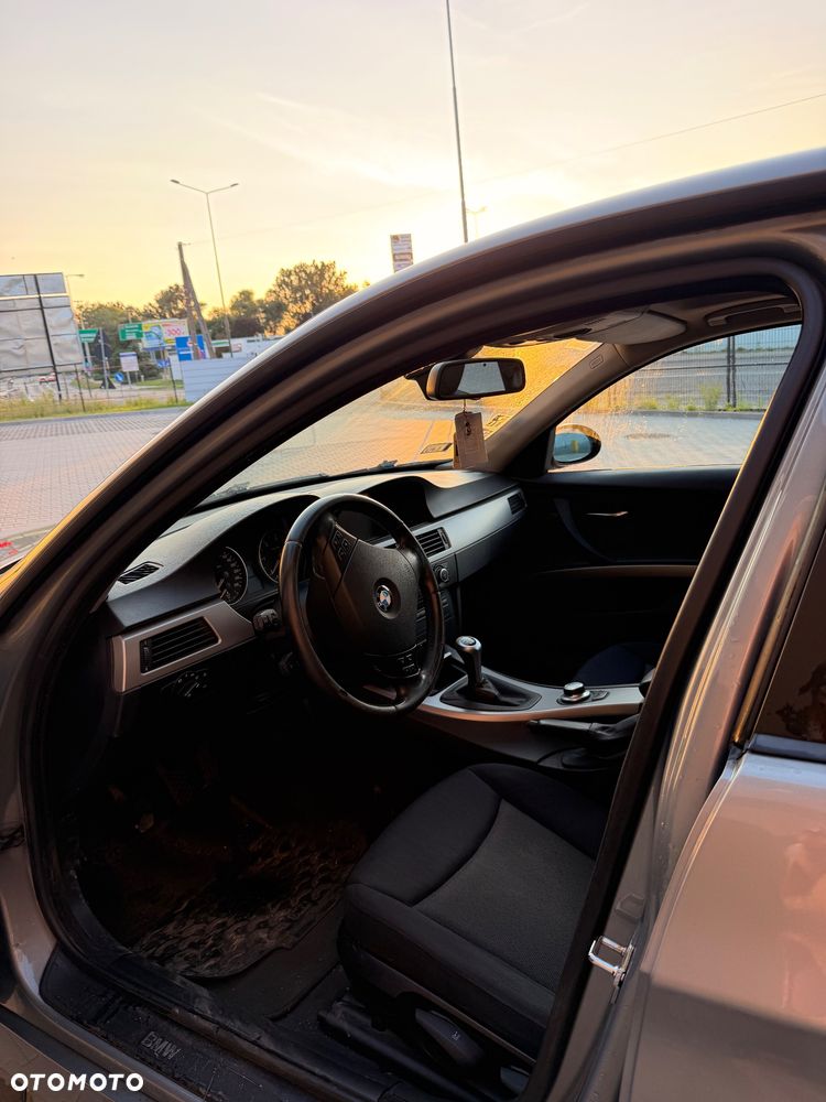 BMW Seria 3 318d - 9