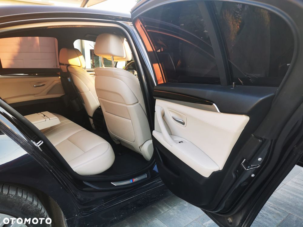 BMW Seria 5 525d xDrive - 16
