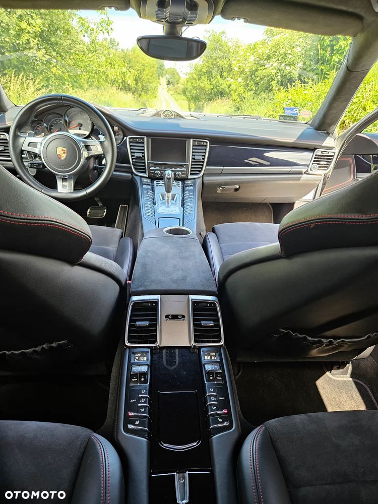 Porsche Panamera - 23