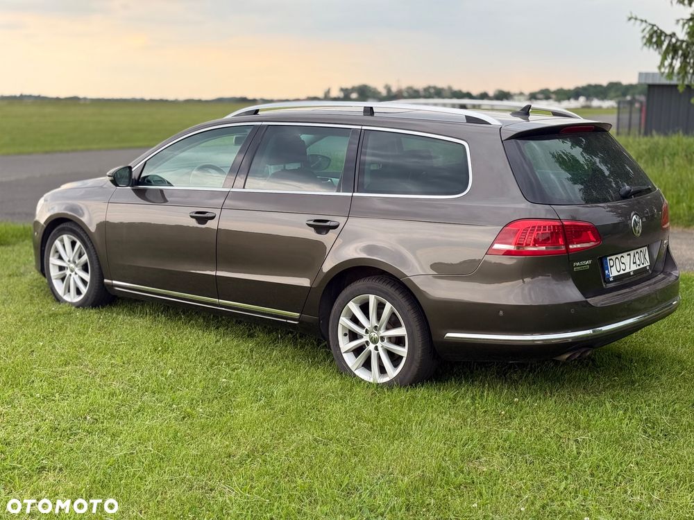Volkswagen Passat 2.0 TDI Highline DSG - 8