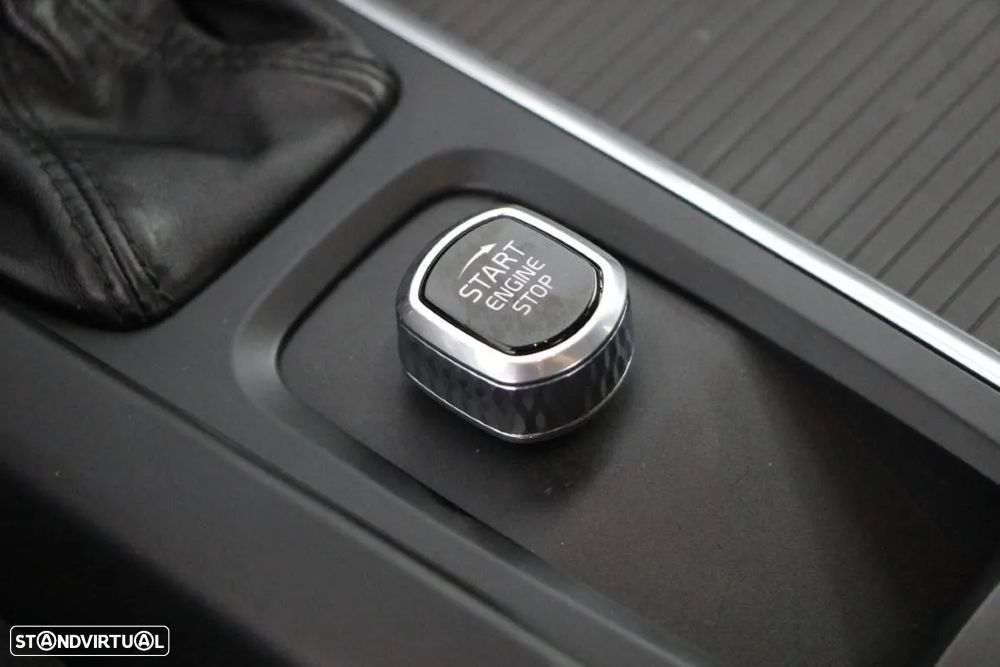 Volvo XC 60 2.0 D4 Momentum Geartronic - 14