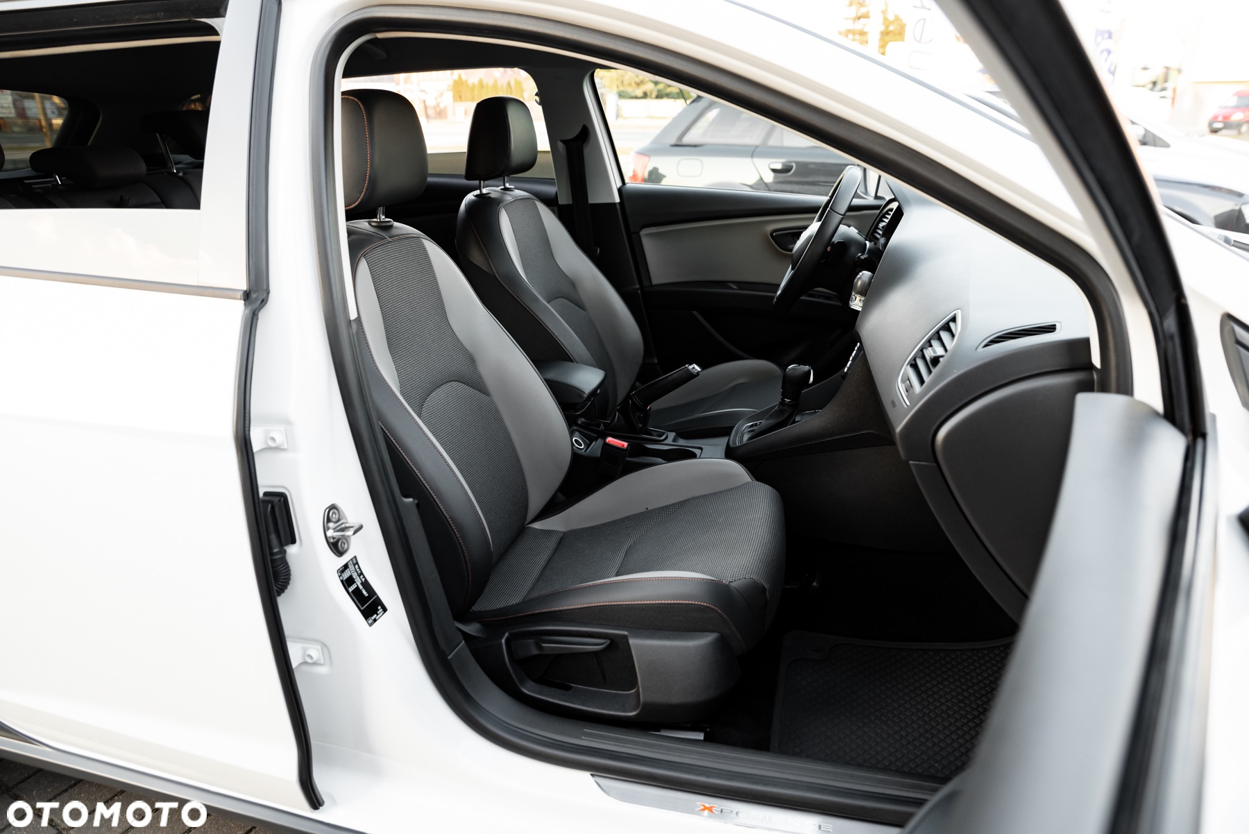 Seat Leon ST 2.0 TDI Start&Stop 4Drive DSG X-Perience - 25