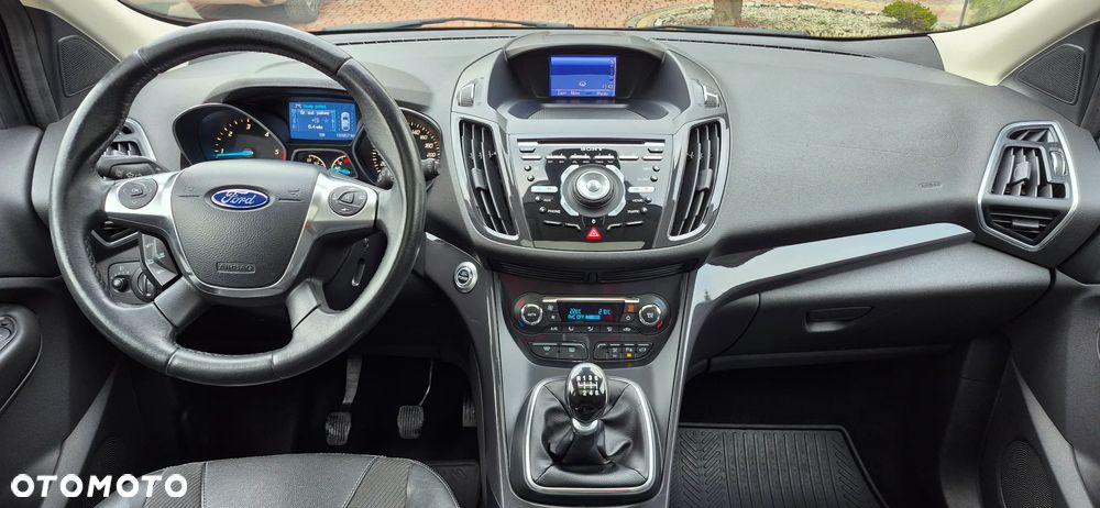 Ford Kuga 2.0 TDCi 2x4 Titanium - 8