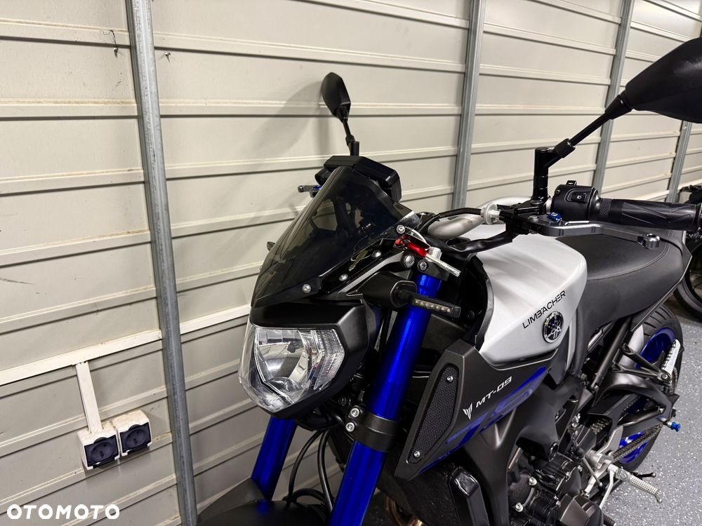 Yamaha MT - 19