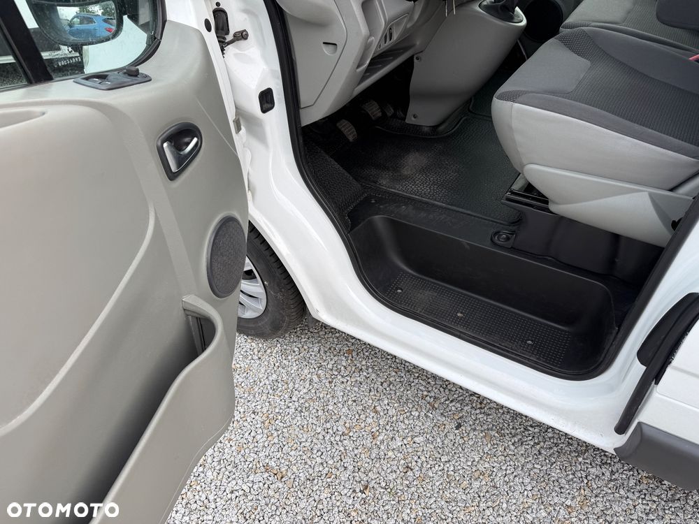 Opel Vivaro - 13