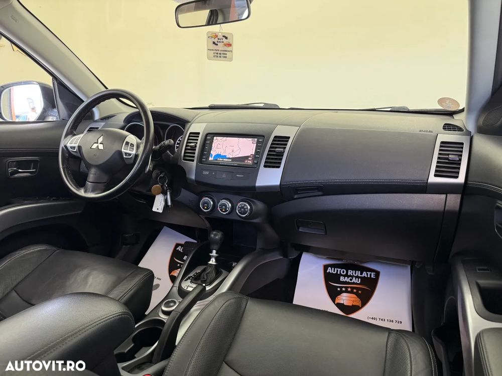 Mitsubishi Outlander 2.2 DI-D 4WD TC-SST Instyle - 14