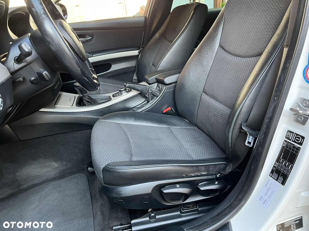 BMW Seria 3 320d - 10