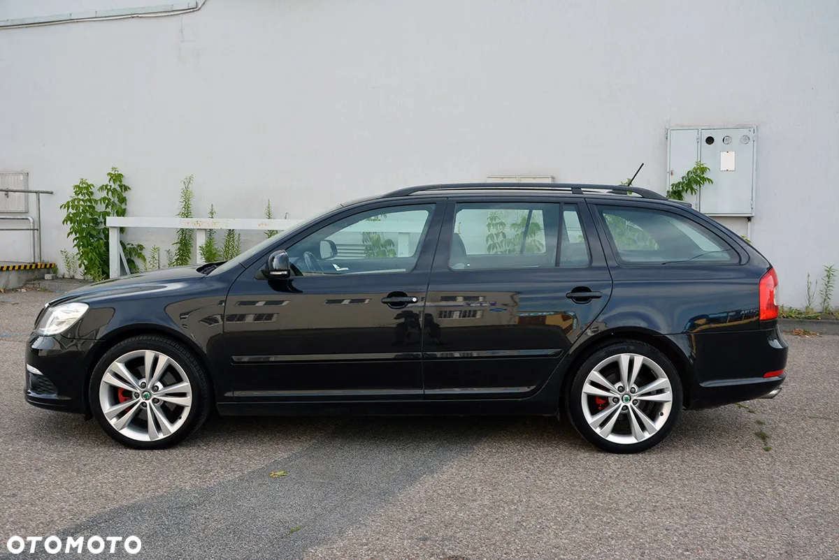 Skoda Octavia Combi 2.0 TDI CR DPF DSG RS - 6