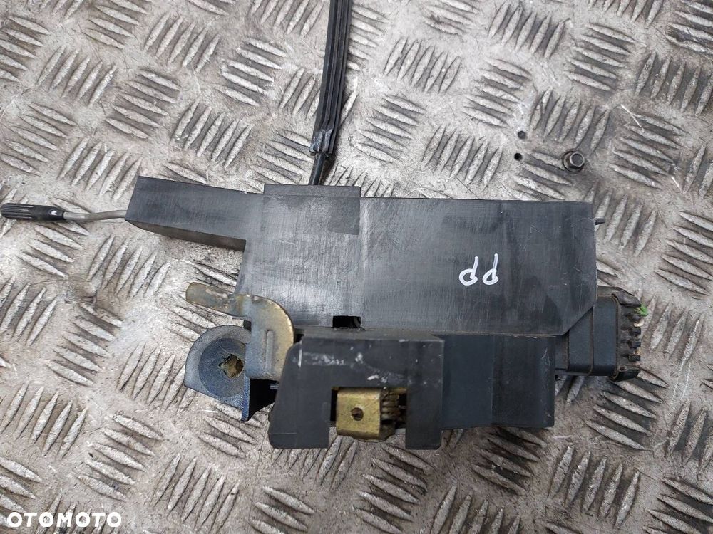 ZAMEK DRZWI PRAWY PRZÓD MERCEDES-BENZ W163 ML A1637201235 - 2