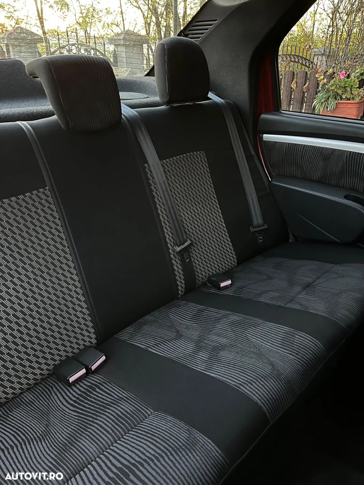 Dacia Logan 1.4 MPI Laureate - 12