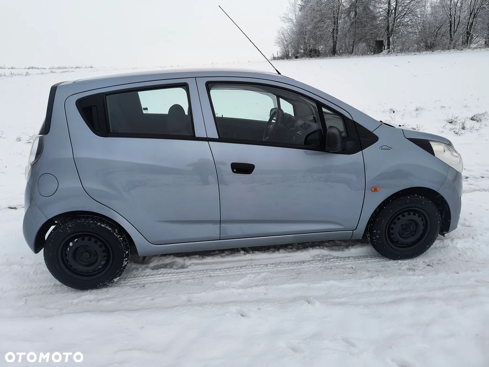 Chevrolet Spark 1.0 Base - 17
