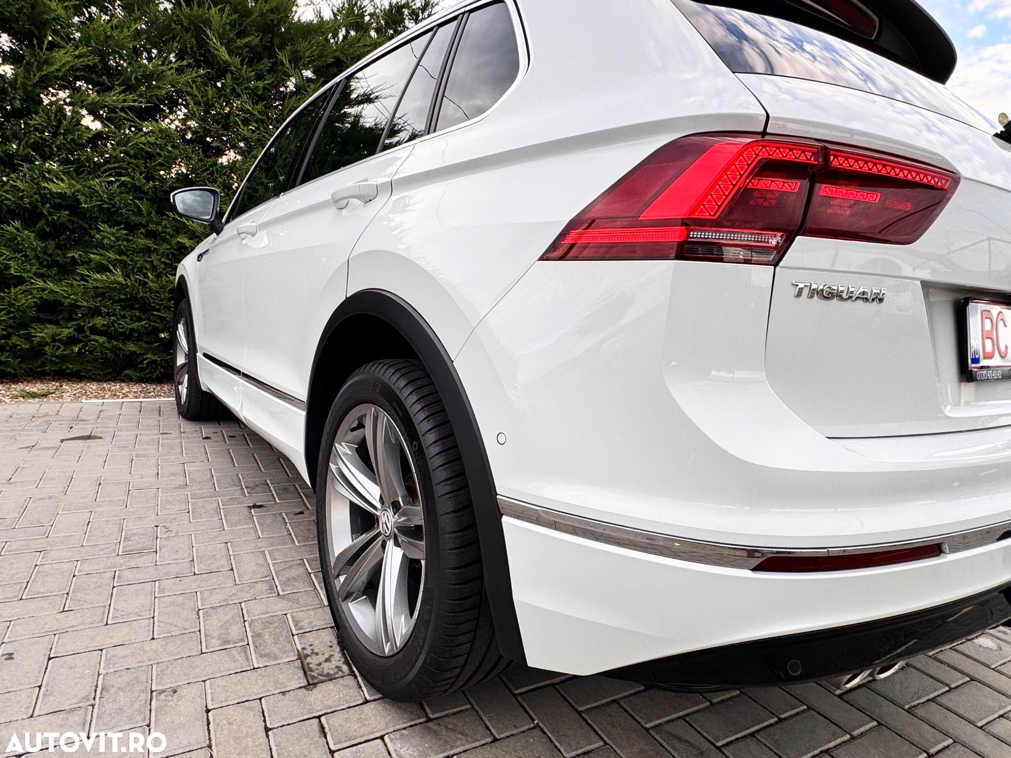 Volkswagen Tiguan 2.0 TDI SCR DSG 4Motion R-Line - 30