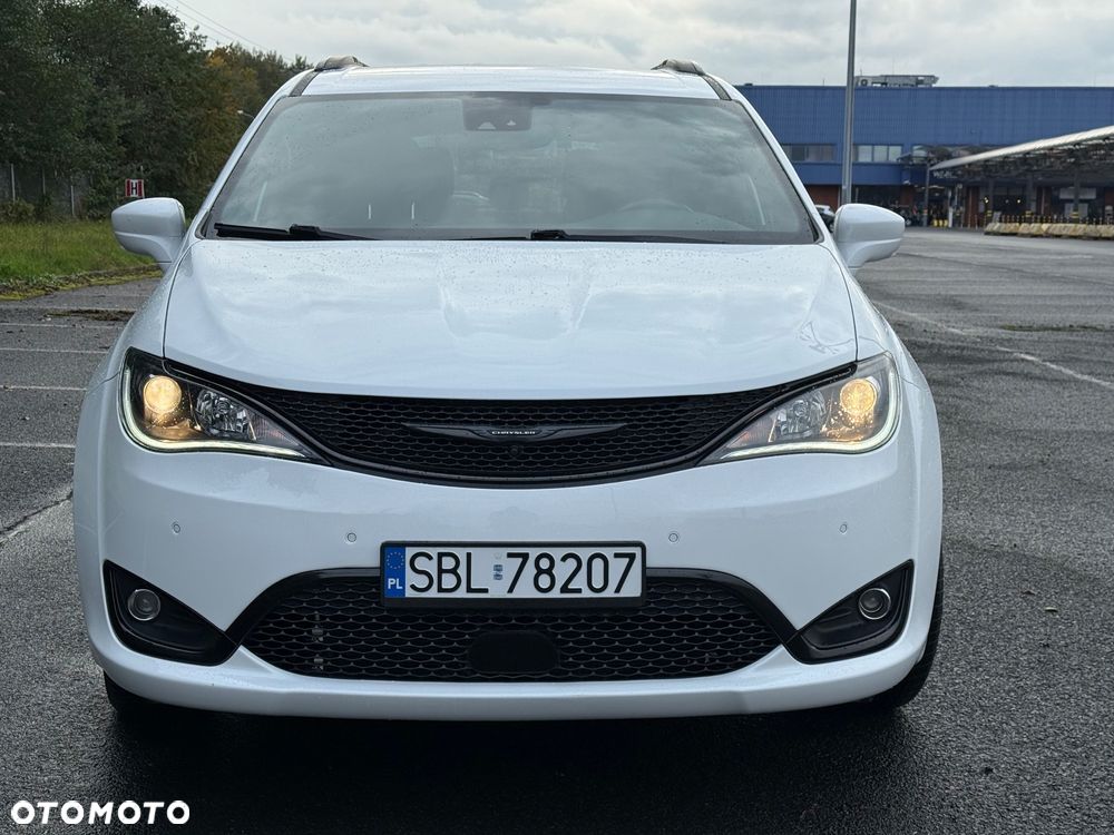 Chrysler Pacifica - 7