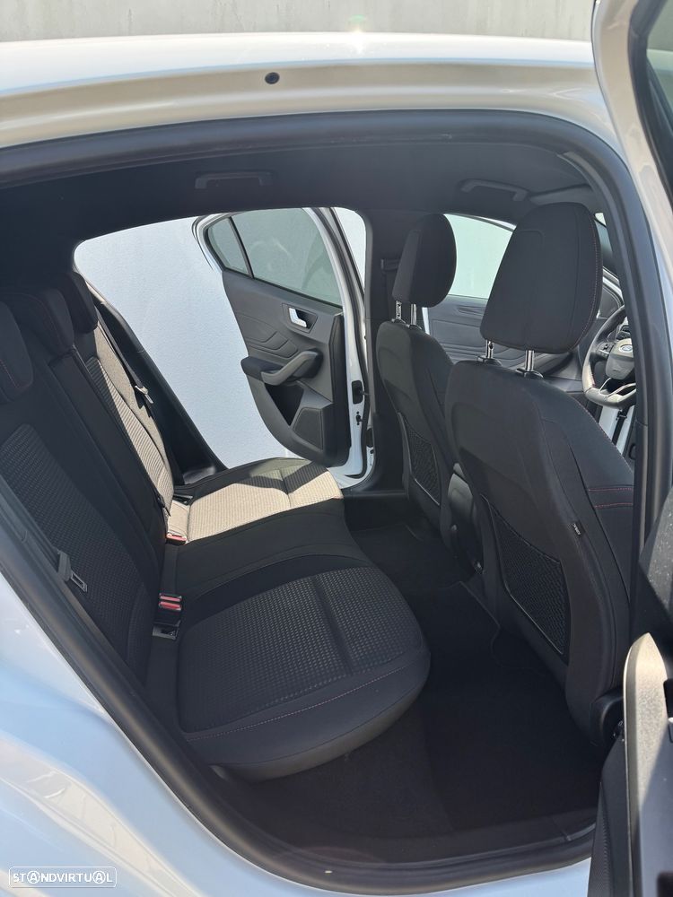 Ford Focus 1.0 EcoBoost MHEV ST-Line - 28