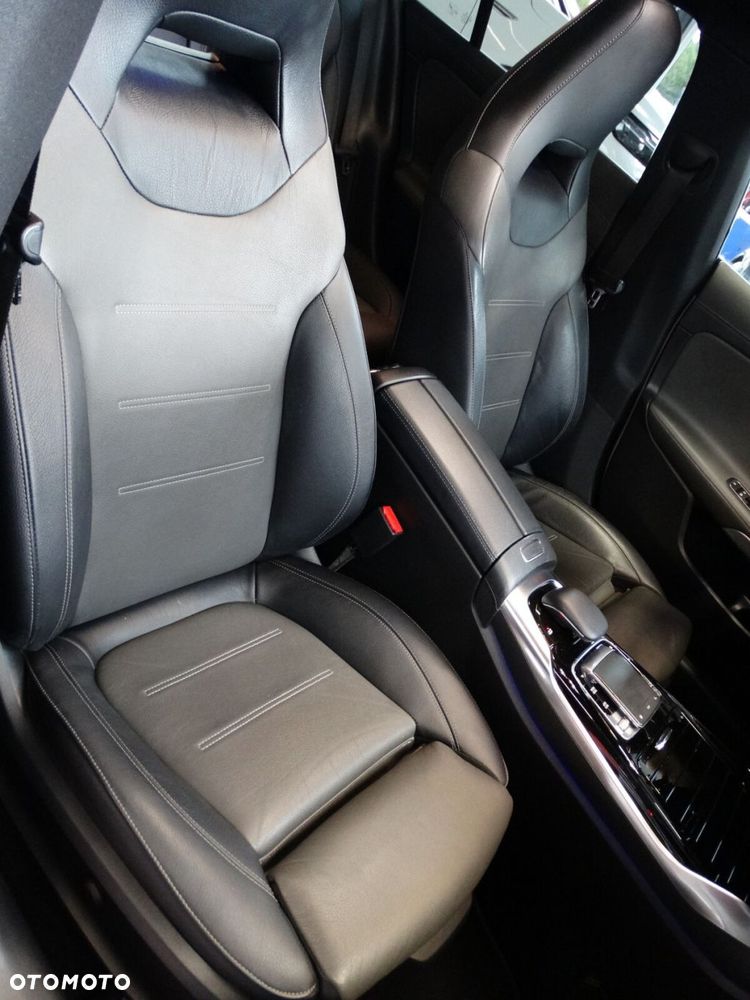 Mercedes-Benz CLA - 38