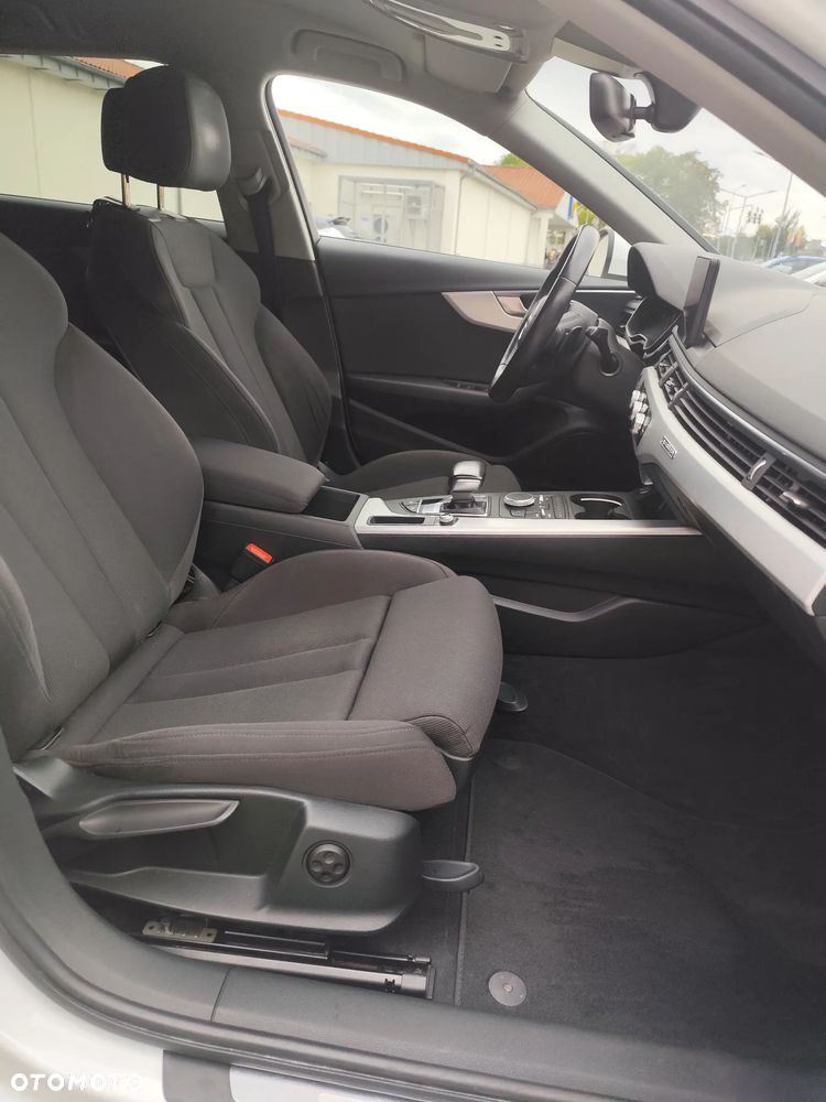 Audi A4 Avant 2.0 TDI Quattro S tronic - 28