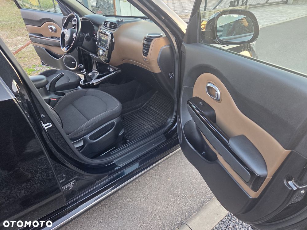 Kia Soul 1.6 GDI Dream Team Edition - 31