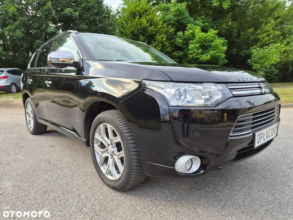 Mitsubishi Outlander 2.0 4WD Top - 4