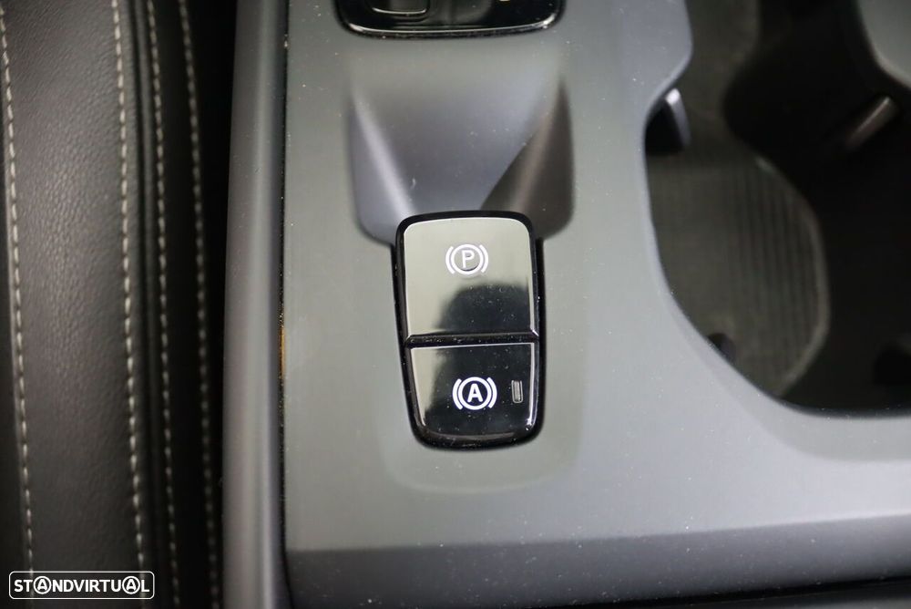 Volvo XC 40 2.0 D3 Momentum Geartronic - 28