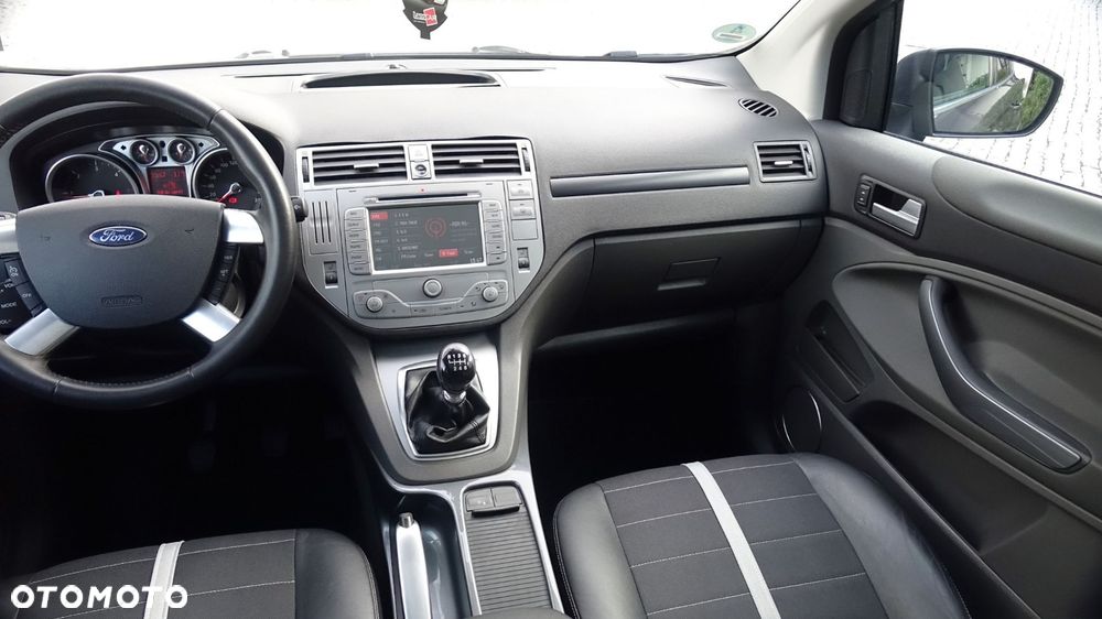 Ford Kuga - 32