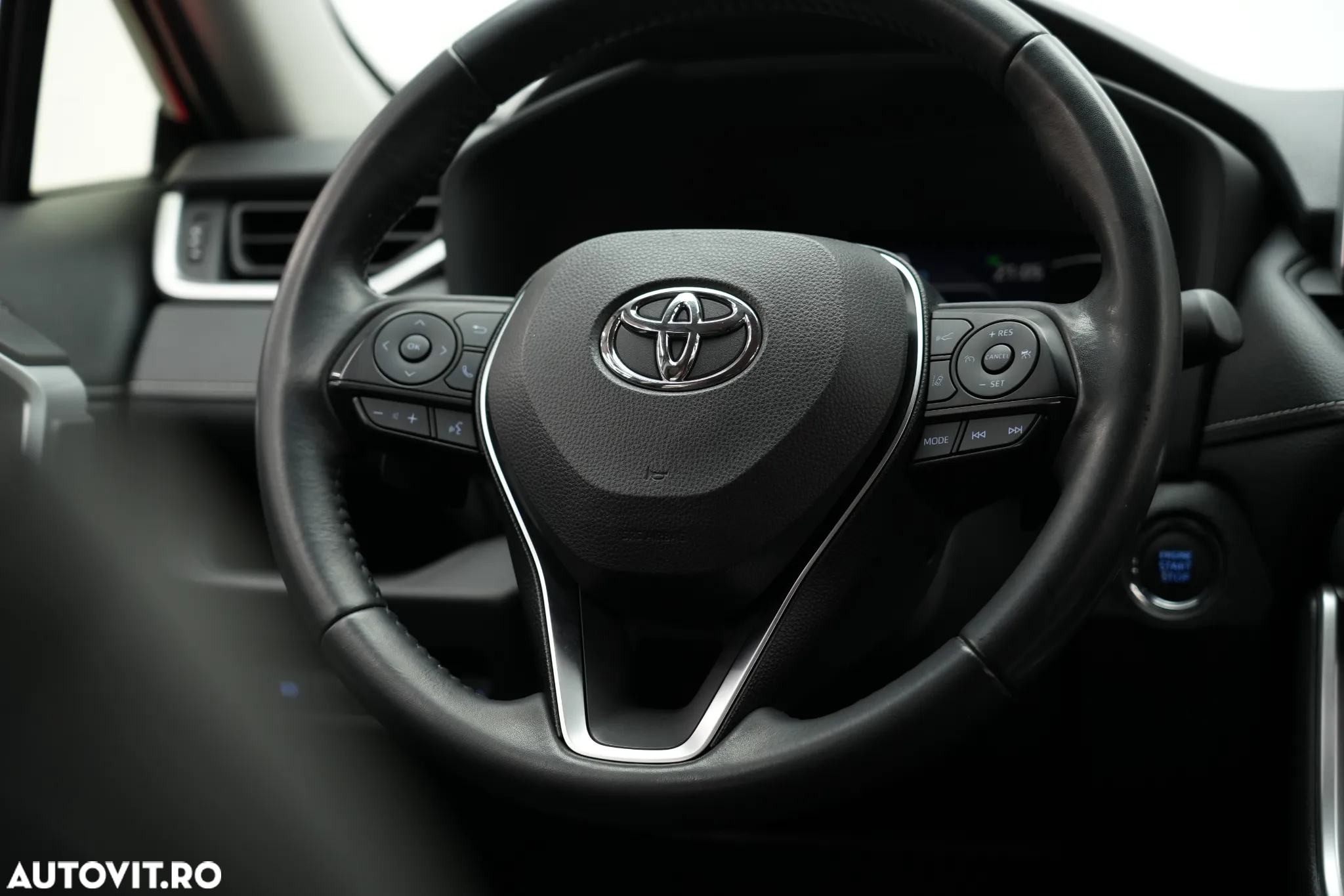 Toyota RAV4 2.0P CVT AWD Luxury - 18