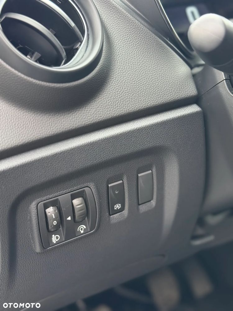 Renault Captur (ENERGY) TCe 90 LIMITED - 32