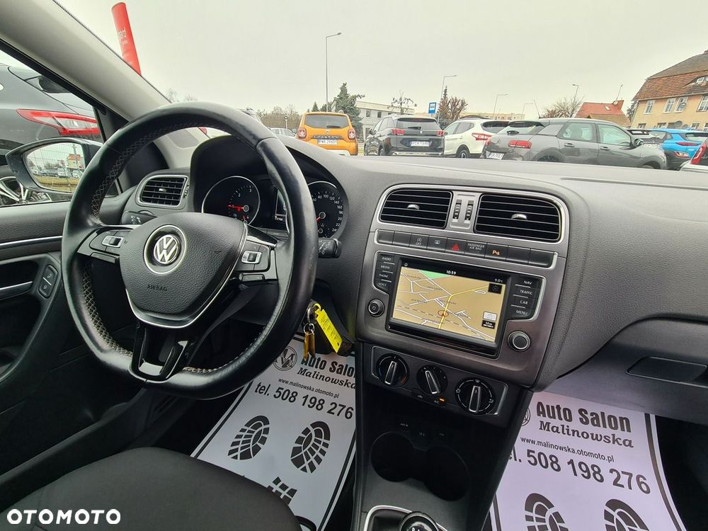 Volkswagen Polo 1.4 TDI Blue Motion Technology Lounge - 26